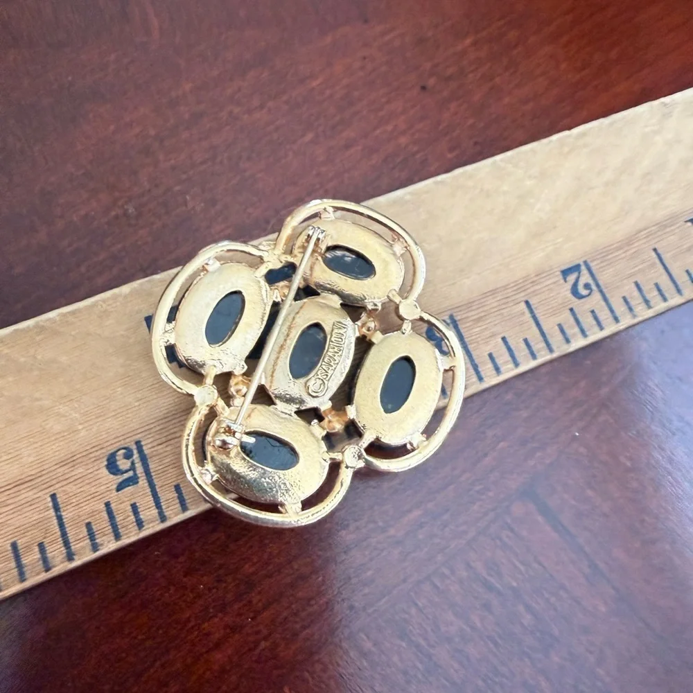 Vintage Sarah Conv Brooch